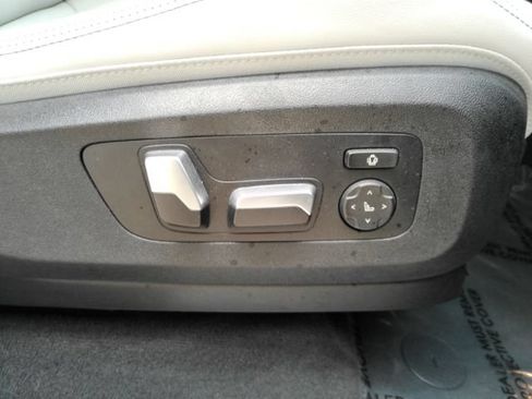Used 2025 BMW X5 sDrive40i w/ M Sport Package RWD image 24