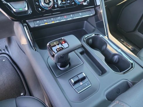 Used 2025 GMC Sierra 1500 AT4 w/ AT4 Premium Package image 23