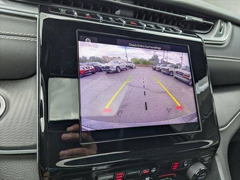 Used 2023 Jeep Grand Cherokee Altitude AWD/4WD image 28