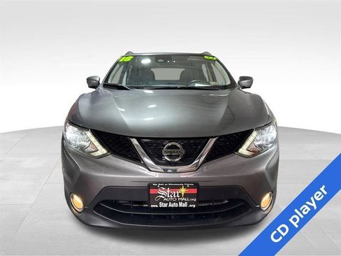 Used 2018 Nissan Rogue Sport SL w/ SL Premium Package image 2