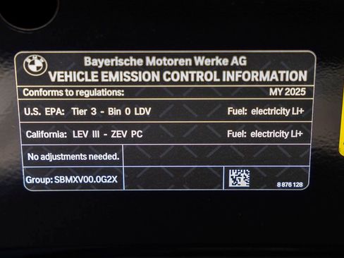 Used 2025 BMW i4 xDrive40i AWD/4WD image 34