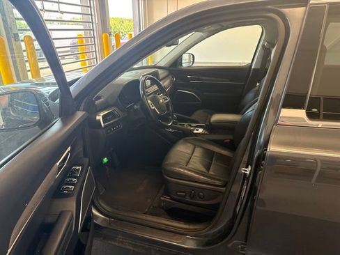 Used 2021 Kia Telluride EX w/ Towing Package AWD/4WD image 5