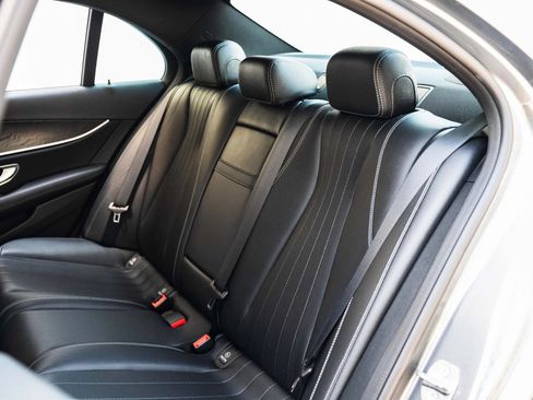 Used 2018 Mercedes-Benz E 300 4MATIC image 20