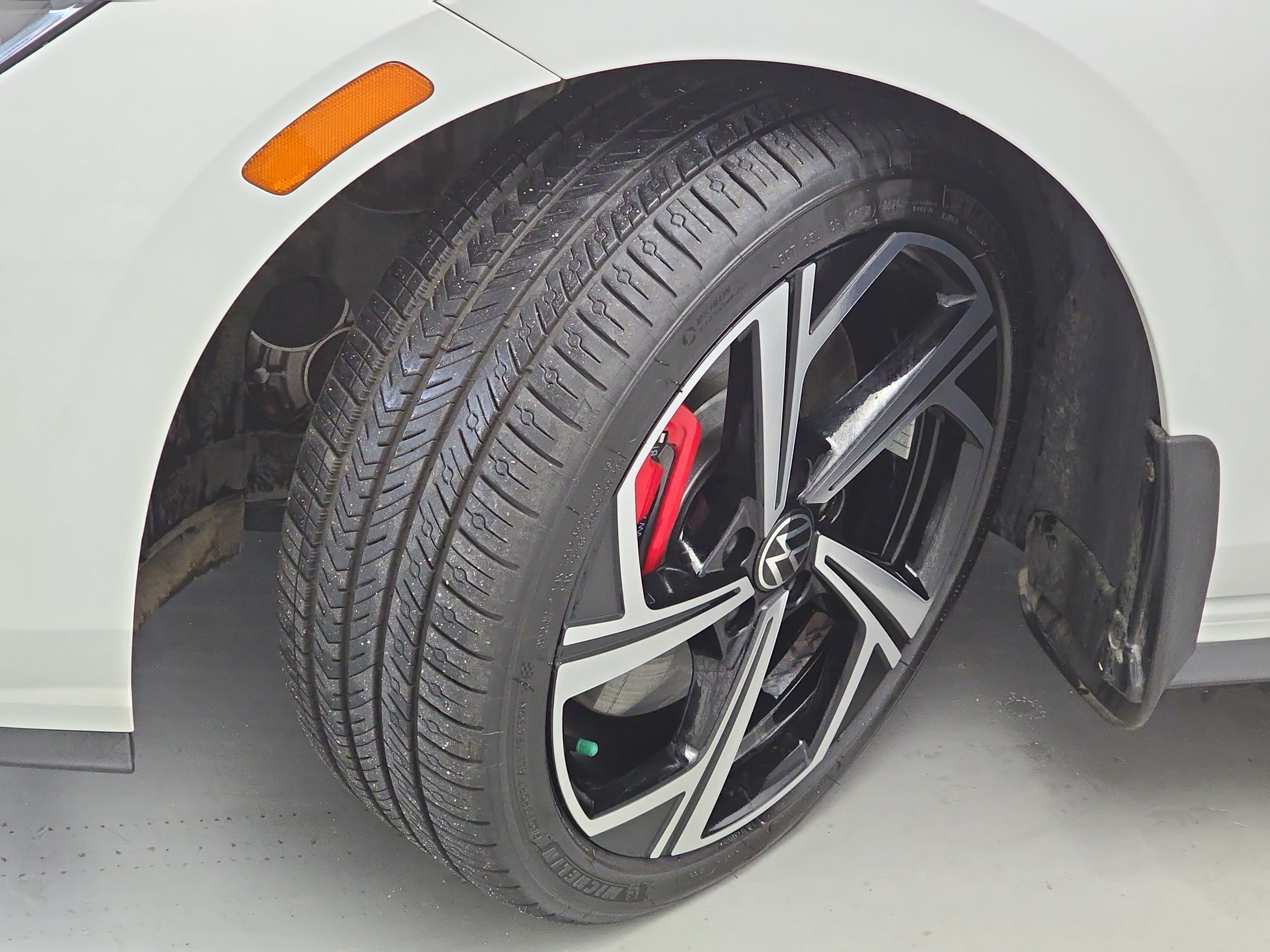 Certified 2024 Volkswagen GTI SE FWD image 32