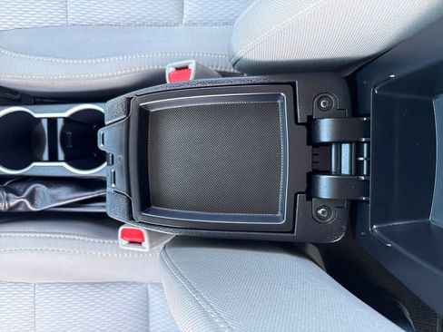 Used 2016 Toyota Corolla LE FWD image 26