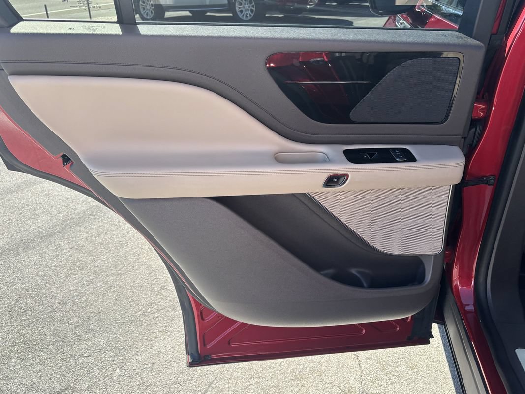 Used 2021 Lincoln Aviator 2WD w/ Elements Package image 18