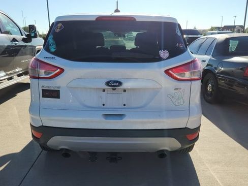 Used 2016 Ford Escape SE FWD image 2