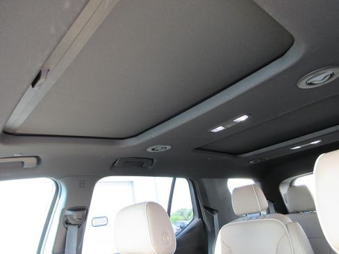 Certified 2022 Chevrolet Traverse Premier w/ LPO, Floor Liner Package AWD/4WD image 10
