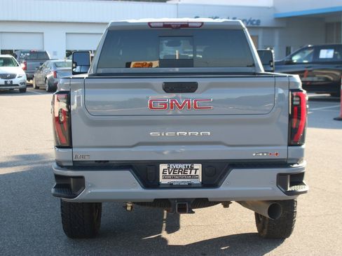 Used 2024 GMC Sierra 2500 AT4 w/ AT4 Premium Plus Package AWD/4WD image 6