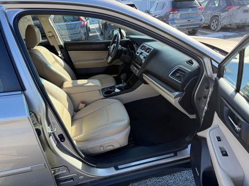 Used 2017 Subaru Outback 3.6R Limited image 12