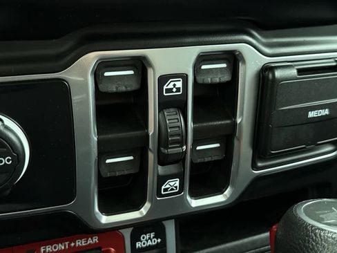 Used 2023 Jeep Wrangler Unlimited Rubicon image 22