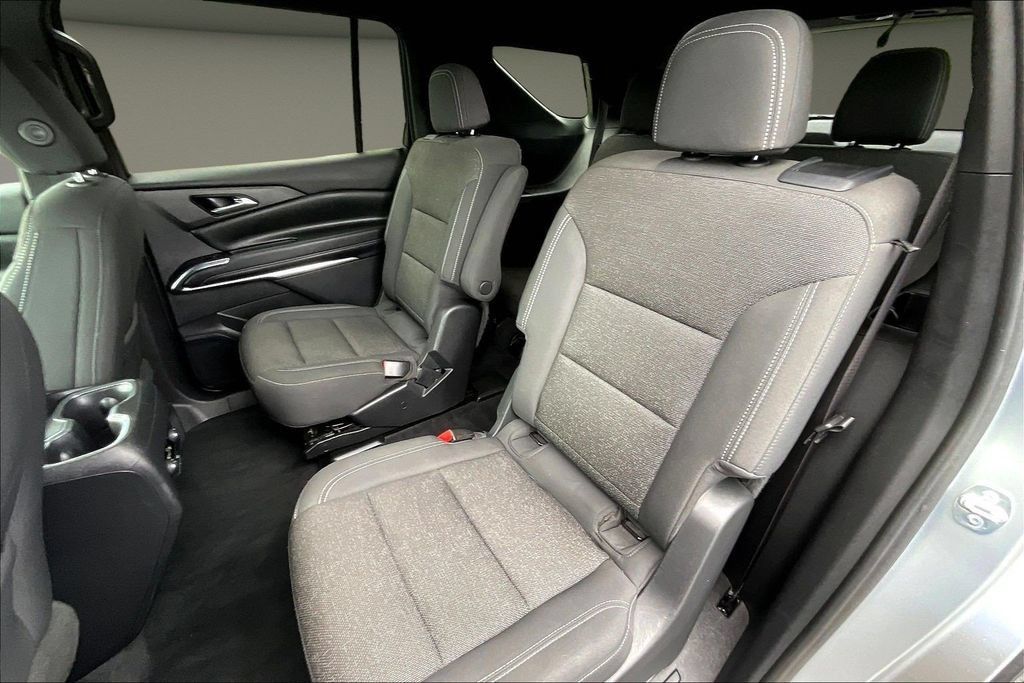 Used 2024 Chevrolet Traverse LT AWD/4WD image 25