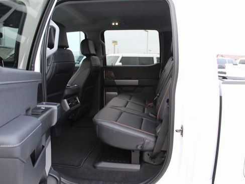 New 2026 Ford F250 Lariat w/ FX4 Off-Road Package image 9