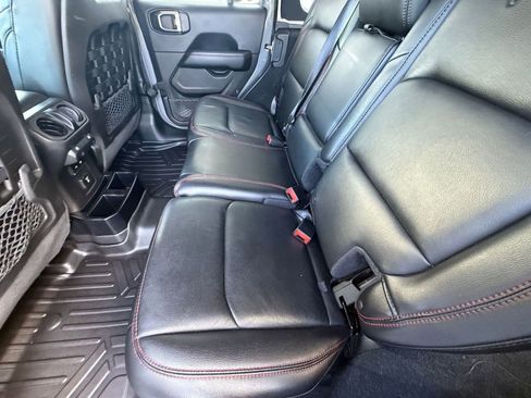 Used 2018 Jeep Wrangler Unlimited Rubicon image 29