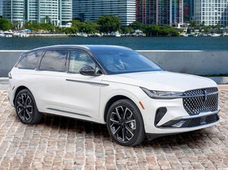 Used 2024 Lincoln Nautilus Reserve video 3