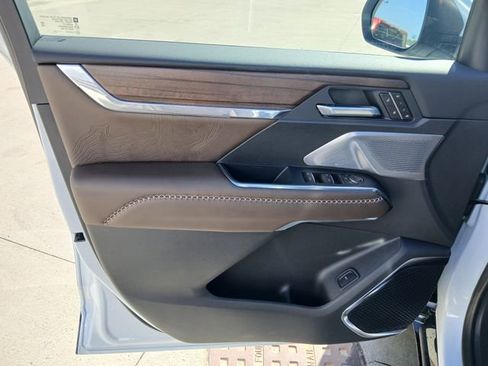 New 2026 GMC Acadia Denali Ultimate AWD/4WD image 11