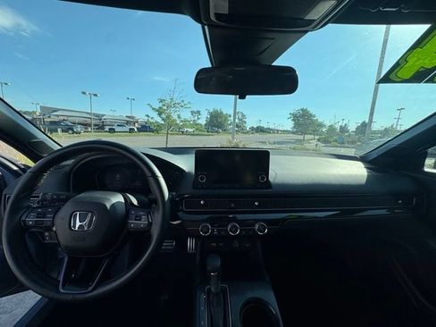 Used 2024 Honda Civic Sport image 10
