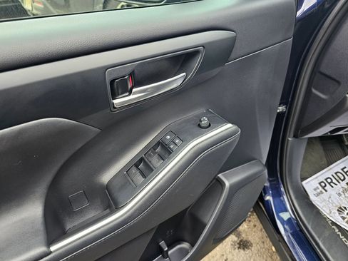 Used 2021 Toyota Highlander XSE image 34