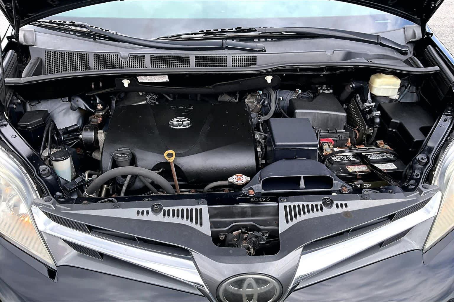 Used 2018 Toyota Sienna XLE w/ XLE Navigation Package FWD image 29