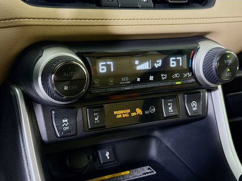 Certified 2021 Toyota RAV4 XLE Premium AWD/4WD image 7