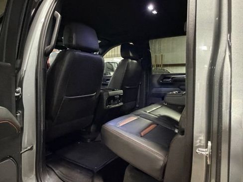 Used 2024 GMC Sierra 2500 AT4 w/ Technology Package AWD/4WD image 10