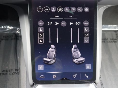 Used 2024 Lucid Air Touring image 37