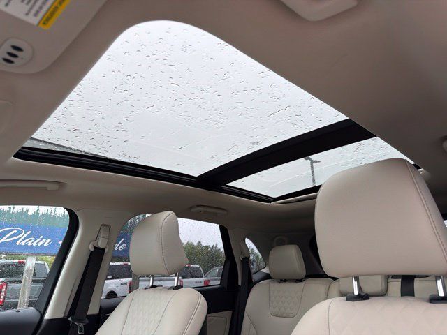 Used 2024 Ford Edge Titanium AWD/4WD image 11