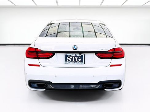 Used 2019 BMW 740i w/ M Sport Package RWD image 5