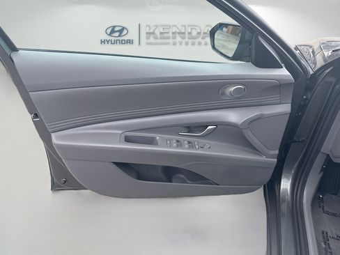 Used 2024 Hyundai Elantra SEL w/ Convenience Package FWD image 16