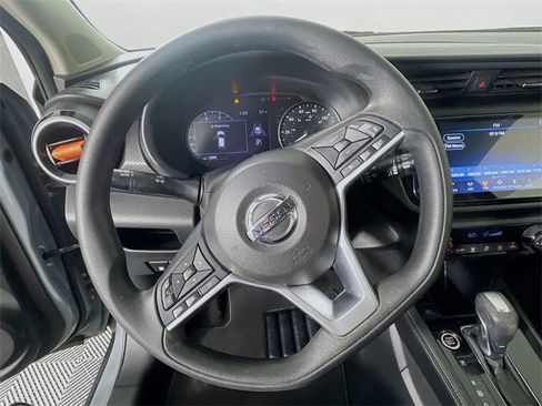 Used 2021 Nissan Kicks SV image 12