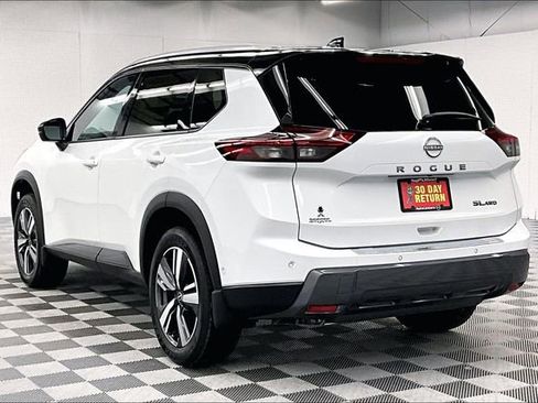 New 2025 Nissan Rogue SL image 4