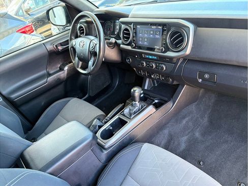 Used 2022 Toyota Tacoma TRD Sport w/ Technology Package RWD image 21