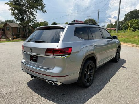 Used 2021 Volkswagen Atlas SE w/ Panoramic Sunroof Package FWD image 4