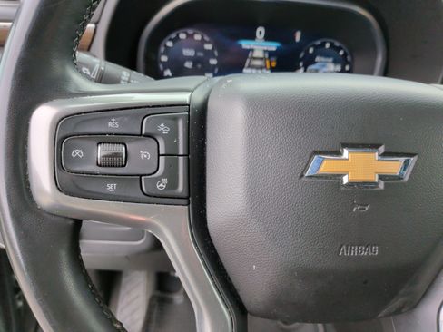 Used 2023 Chevrolet Suburban Premier image 19