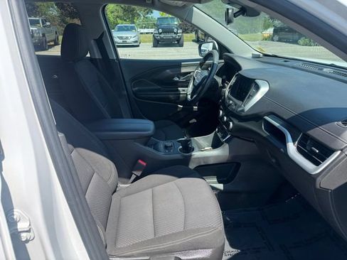 Used 2023 GMC Terrain SLE w/ Driver Convenience Package AWD/4WD image 17