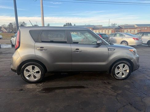 Used 2015 Kia Soul Base 4dr Crossover 6A image 5