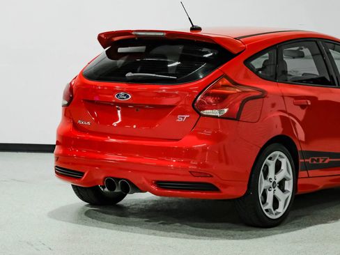 Used 2013 Ford Focus ST FWD image 14