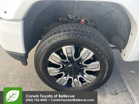 Used 2022 GMC Sierra 3500 AT4 w/ AT4 Preferred Package image 9