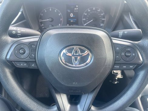 Used 2025 Toyota Corolla LE FWD image 27