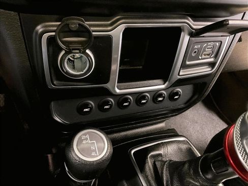 Used 2021 Jeep Wrangler Sport image 26