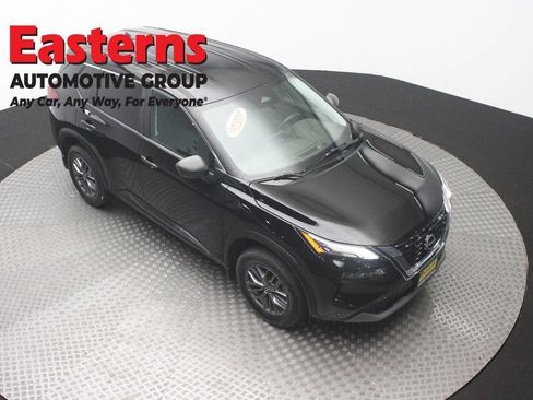 Used 2023 Nissan Rogue S AWD/4WD image 3