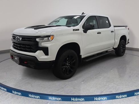Used 2024 Chevrolet Silverado 1500 LT Trail Boss w/ Convenience Package II AWD/4WD image 1