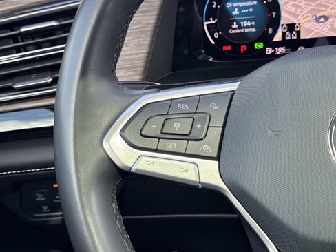 Certified 2025 Volkswagen Atlas SEL Premium R-Line image 22