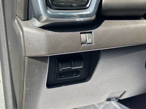 New 2026 GMC Canyon Elevation w/ Convenience Package RWD image 24