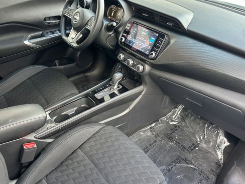 Used 2024 Nissan Kicks SV image 31