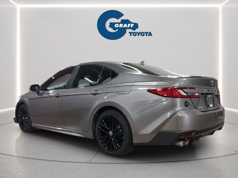 Used 2025 Toyota Camry SE FWD image 4