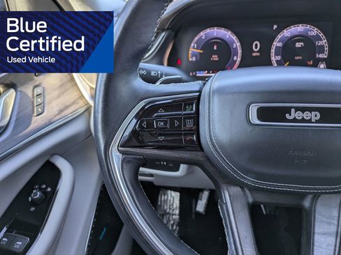 Used 2022 Jeep Grand Cherokee Overland w/ Luxury Tech Group IV AWD/4WD image 31
