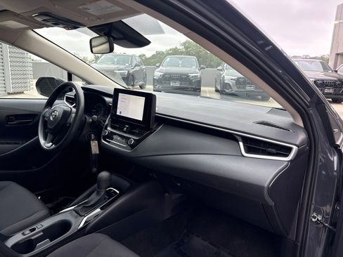 Used 2025 Toyota Corolla LE FWD image 15