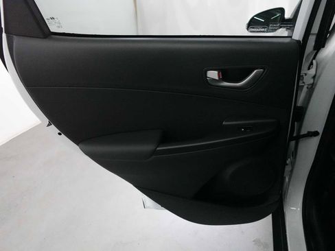 Used 2021 Hyundai Kona Limited AWD/4WD image 23