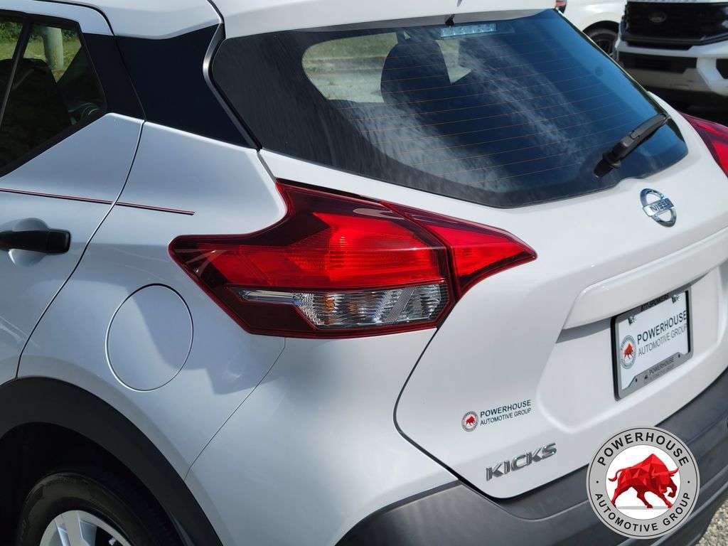 Used 2020 Nissan Kicks S FWD image 13